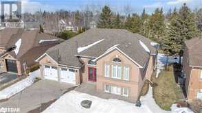 8 BRIARWOOD Place Wasaga Beach