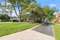 3574 WOODLAND Windsor