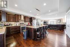 878 SOUTHWOOD Lakeshore