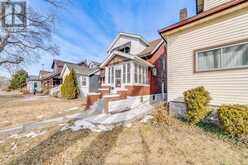 1490 BRUCE AVENUE Windsor