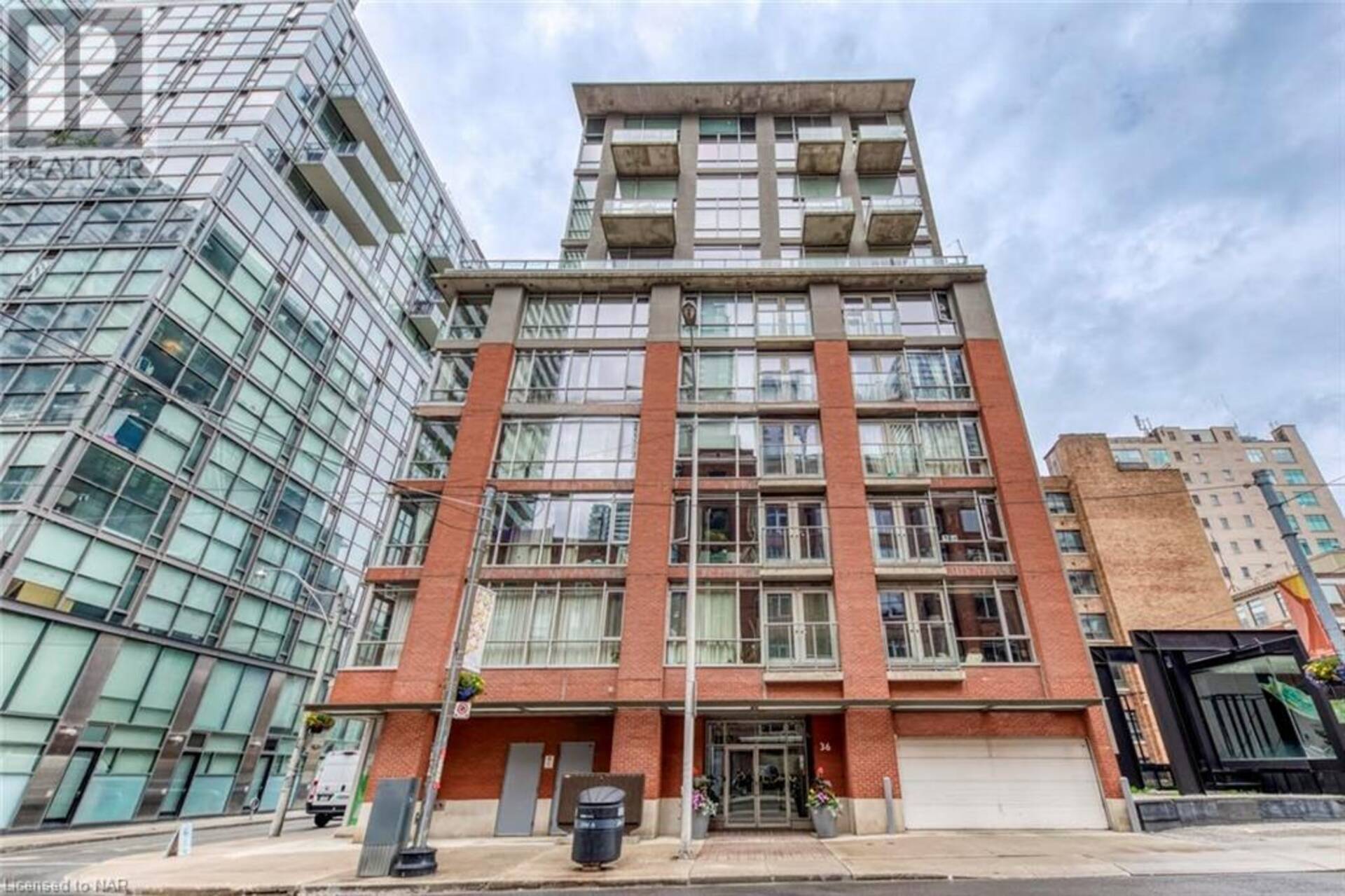 36 CHARLOTTE Street Unit# 201 Toronto