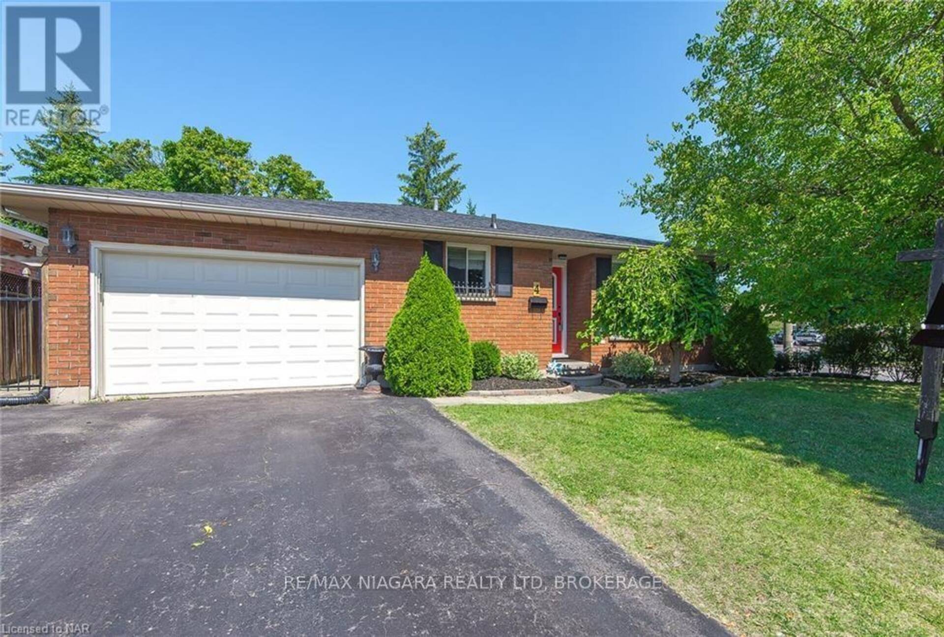 4 COLLEGE PARK DRIVE Welland