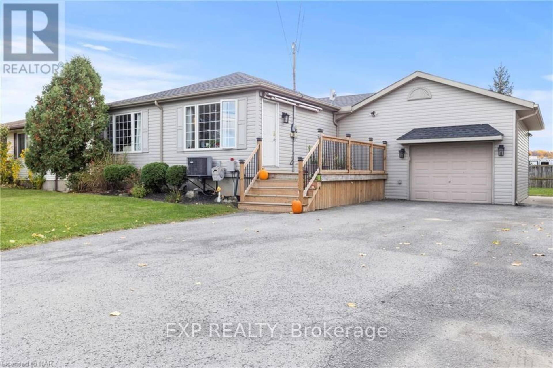 1213 QUEENSTON ROAD Niagara-on-the-Lake