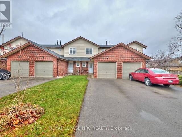 4 - 23 DYNASTY AVENUE Hamilton Ontario