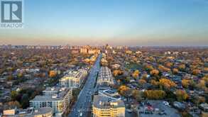 202 - 897 SHEPPARD AVENUE W Toronto