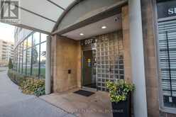 202 - 897 SHEPPARD AVENUE W Toronto