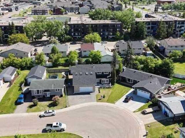 149 Whiteoak Garden Fort McMurray