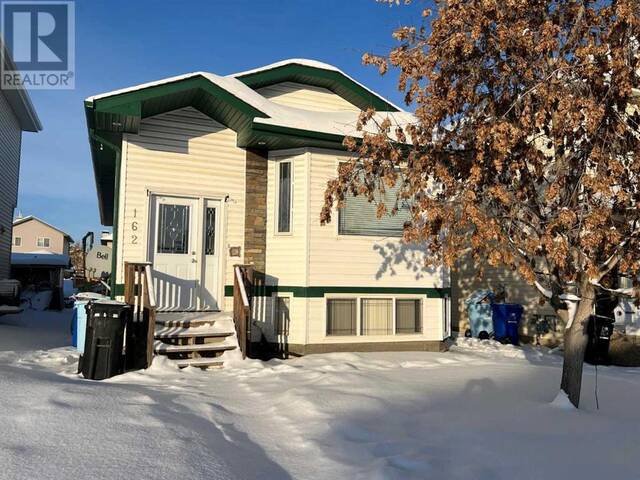 162 Pacific Crescent Fort McMurray