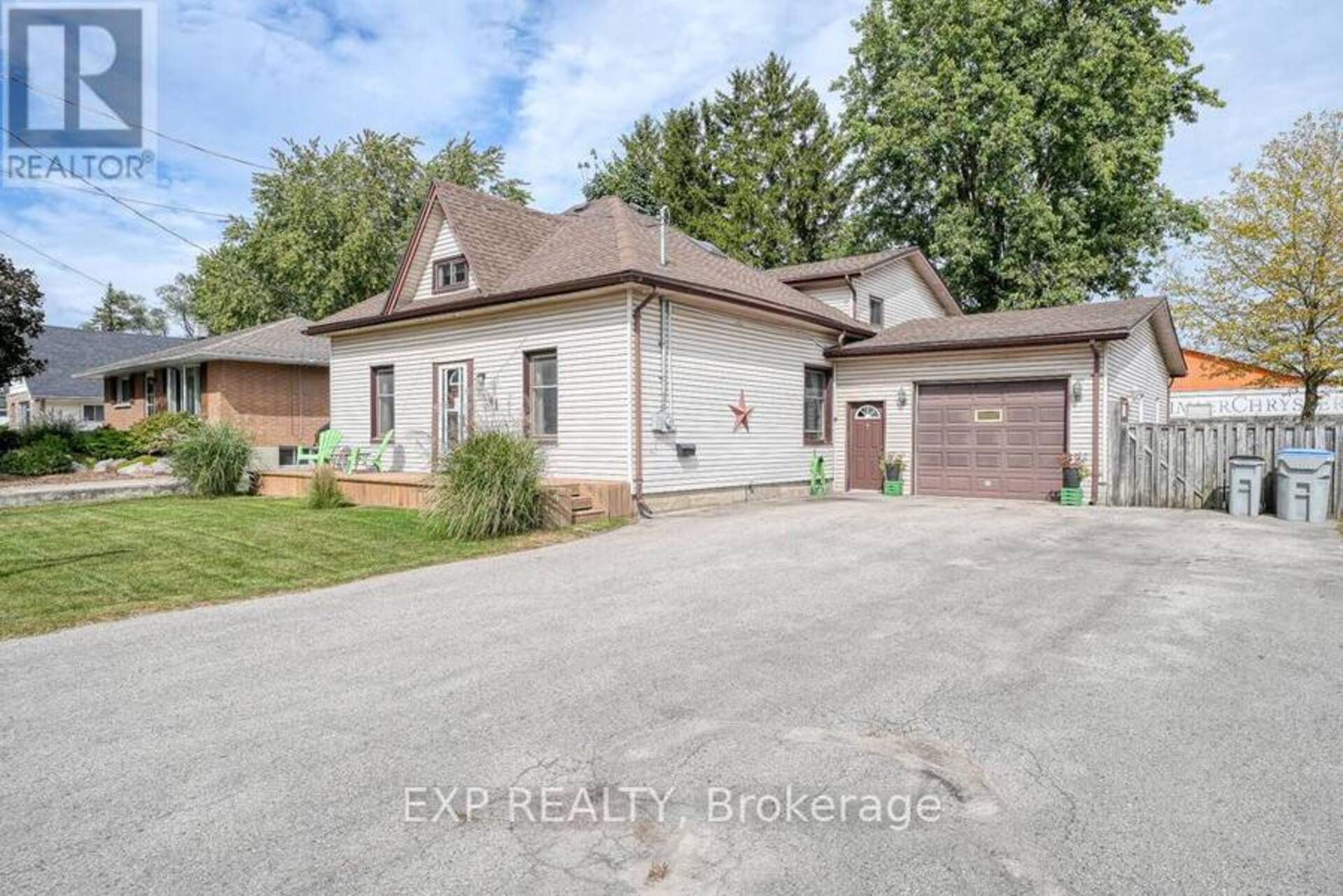 41 QUEEN STREET Strathroy-Caradoc