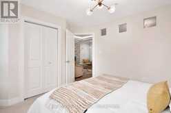 230 - 320 SUGARCREEK TRAIL London