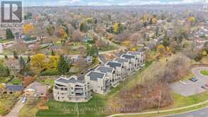 11 - 495 OAKRIDGE DRIVE London