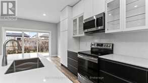 3373 PAULPEEL AVENUE London