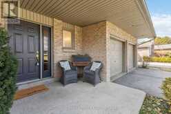 27 RUNNYMEDE CRESCENT London