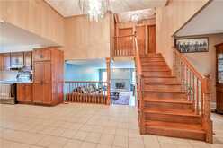 30 GOLDCREST Drive Stoney Creek