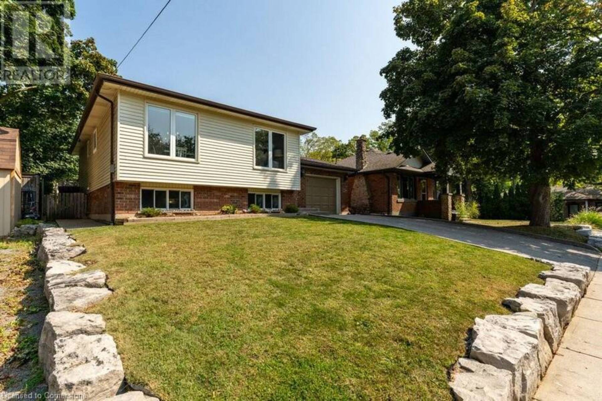 17 GEORGE Street Waterdown