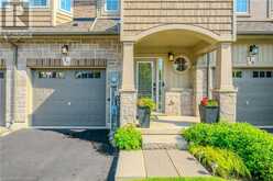 17 DRESSER Lane Ancaster