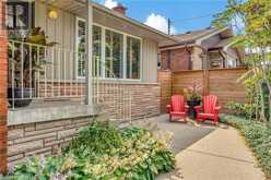 135 WELBOURN Drive Hamilton