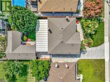 135 WELBOURN Drive Hamilton