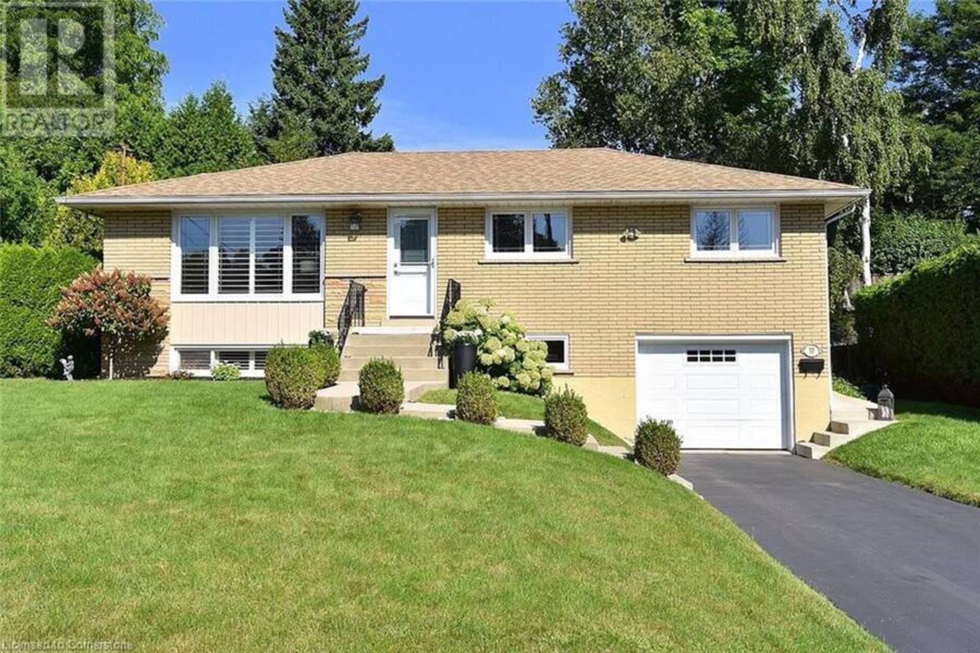 77 HILL CREST Ancaster