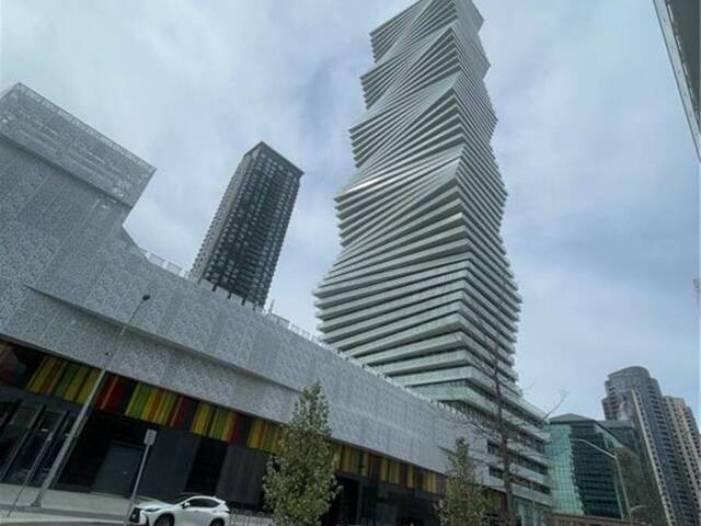 3900 CONFEDERATION Parkway Unit# 318 Mississauga Ontario