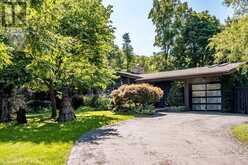 858 MONTGOMERY Drive Ancaster