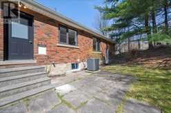 932 MONTGOMERY Drive Ancaster