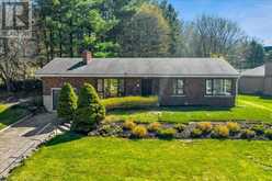 932 MONTGOMERY Drive Ancaster