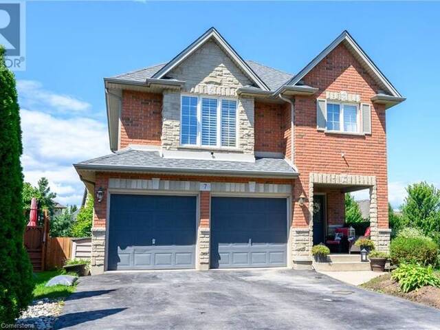 7 PEMBROKE Circle Grimsby Ontario