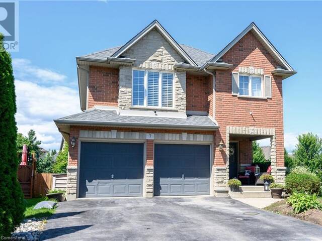 7 PEMBROKE Circle Grimsby Ontario