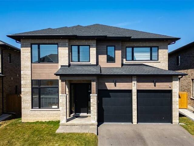 7 LIGHTFEATHER Place Ancaster Ontario