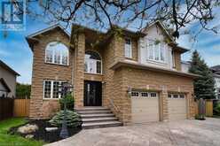 98 STONEHENGE Drive Hamilton