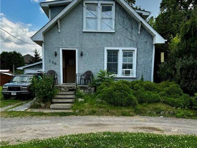 256 BARTON Street Hamilton Ontario