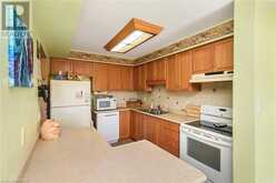 800 PARAMOUNT Drive Unit# 32 Stoney Creek