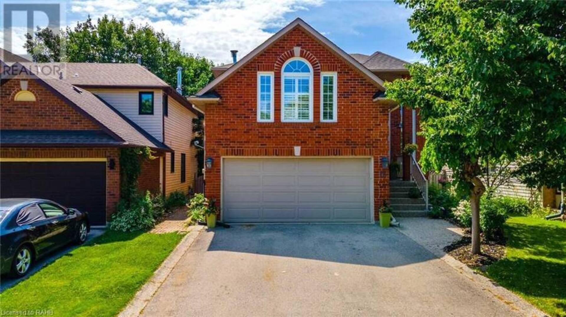 15 PINECREEK Road Waterdown