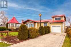 817 LAKESHORE Road Selkirk