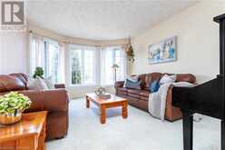 817 WOODSIDE Court Fort Erie