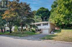 38 ROBINHOOD Drive Dundas