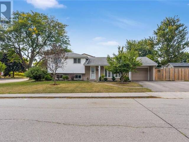 8 CAMELOT Drive Hamilton Ontario