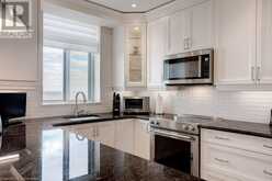 5250 LAKESHORE Road Unit# 2006 Burlington