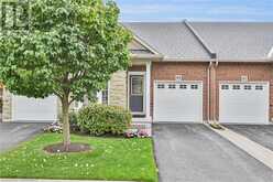 69 MAPLELEAF Trail Glanbrook