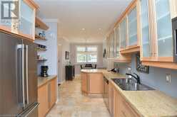 8 CARMICHAEL Trail Ancaster