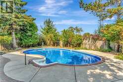 210 BLUEBELL Crescent Ancaster