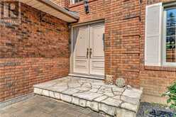 210 BLUEBELL Crescent Ancaster