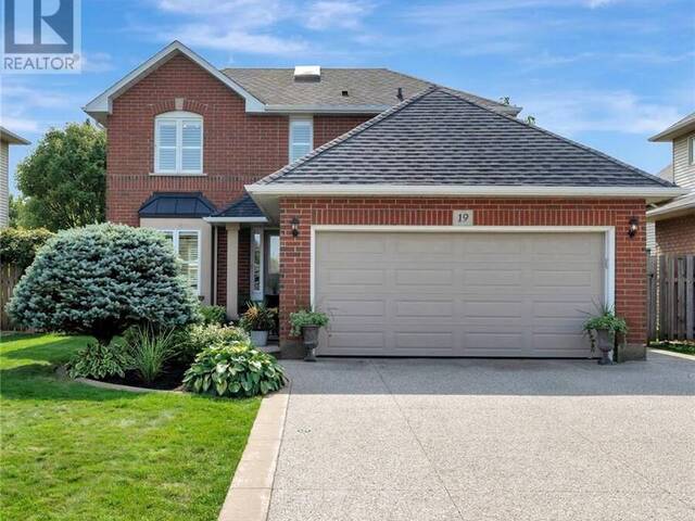 19 FALCONRIDGE Drive Hamilton Ontario