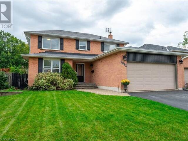 2083 EDGEBANK Court Burlington Ontario