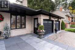 28 STONEGATE Drive Ancaster