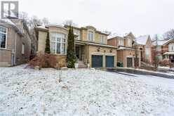 15 HELLYER Avenue Brampton