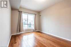 4000 CREEKSIDE Drive Unit# 207 Dundas