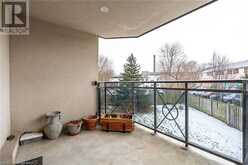 4000 CREEKSIDE Drive Unit# 207 Dundas