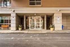 4000 CREEKSIDE Drive Unit# 207 Dundas